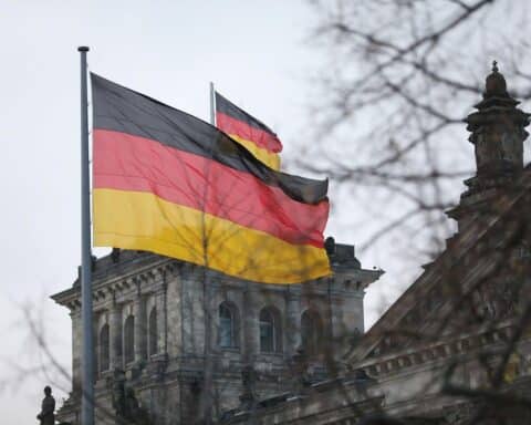 Bundestagssitzung zur föderalen Modernisierungsagenda für effizientere Verwaltung und Bürgerentlastung.