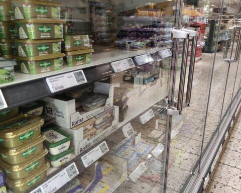 Vielfalt der Preise für Weihnachtslebensmittel: Butter sinkt, Rinderrouladen steigen deutlich.