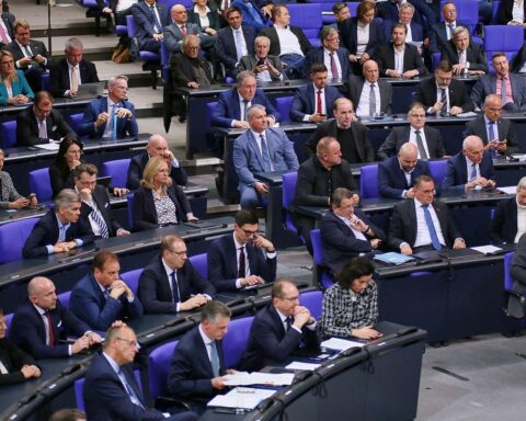 CDU-Politiker diskutieren über mögliche Kooperation mit der AfD und deren Konsequenzen.