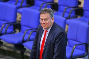Christian von Stetten kritisiert Bärbel Bas, Arbeitsministerin, wegen ihrer Angriffe auf Arbeitgeber.