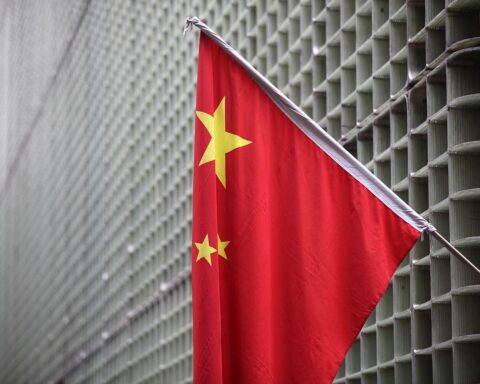 Chinesische Flagge, Militärübungen, Taiwan, Spannungen, Warnung, Unabhängigkeit, Kampfbereitschaft, Kontrolle.