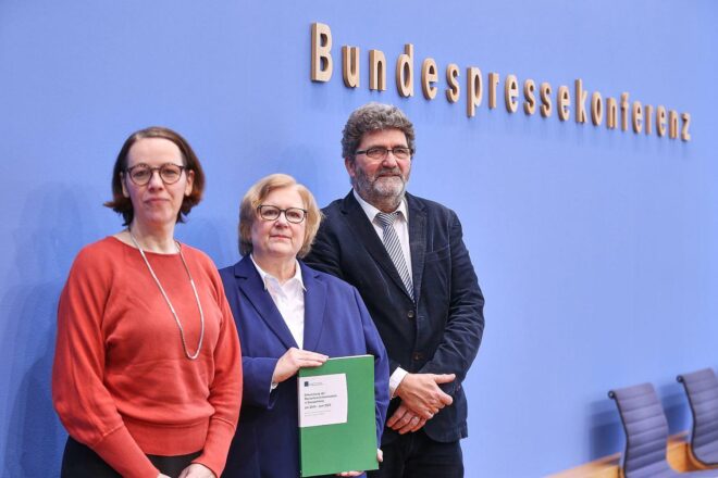 DIMR hält Hausdurchsuchungen wegen Hass im Netz für legitim