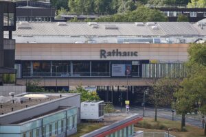 Rathaus in Essen, Symbol für kommunale Finanzkrise und notwendige Soforthilfe für Städte.