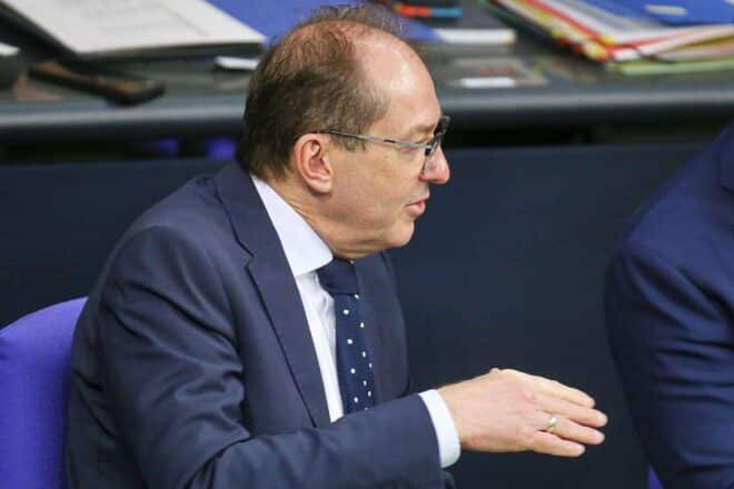 Dobrindt will weitere 535 Afghanen nach Deutschland holen