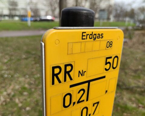 Erdgasleitungen und Stromspeicher symbolisieren den Wandel der Energiebranche in Deutschland.