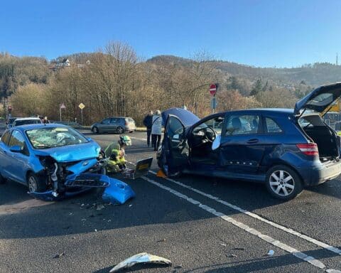 Verkehrsunfall, Feuerwehr im Einsatz, Weihnachtsfeiertage, medizinische Notfälle, technische Hilfeleistungen.