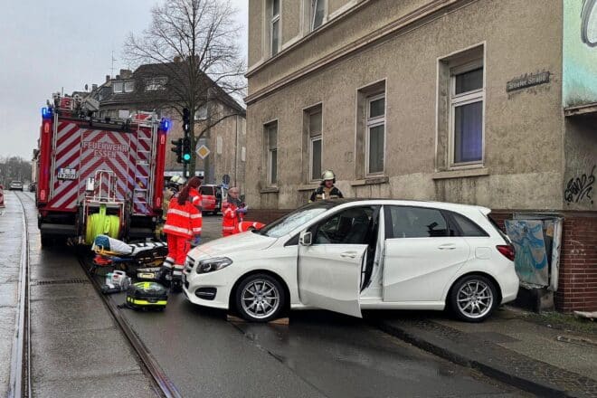 Fußgängerin in Steele nach Unfall schwer verletzt