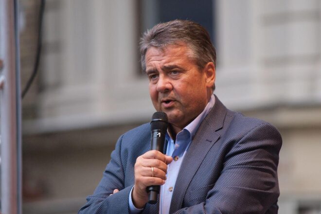 Gabriel drängt auf wirtschaftliche und militärische Stärkung der EU