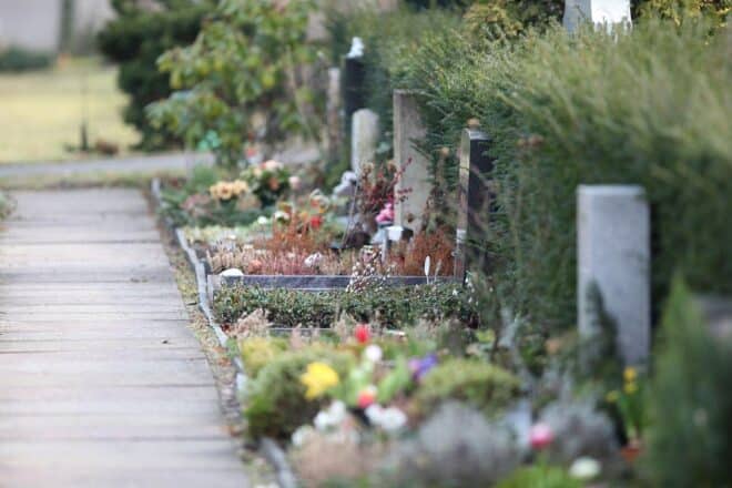 Grabschmuck von Kindergrab in Sulzbach entwendet