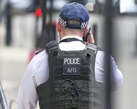 Greta Thunberg demonstriert für „Palestine Action“, wird von britischer Polizei festgenommen.