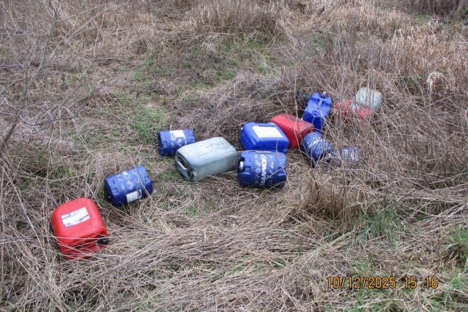 Illegale Ölentsorgung an Feldweg bei Brockum