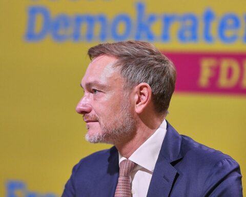 Christian Dürr erklärt Lindners Rückzug; ehemalige FDP-Vorsitzende haben keinen Einfluss mehr auf Partei.