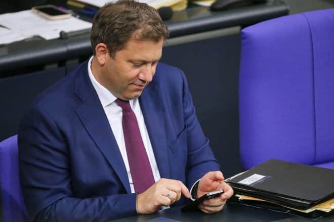 Klingbeil verzichtet an Weihnachten bewusst aufs Handy
