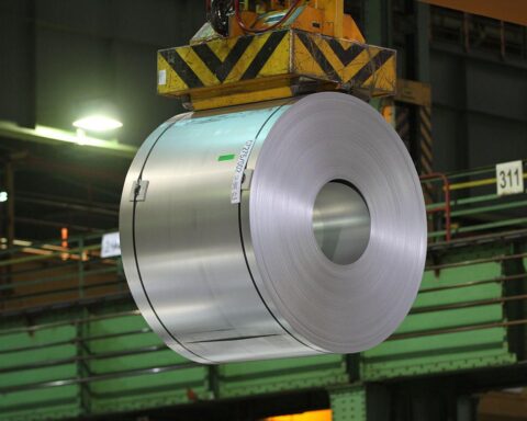 Eleven politicians advocate for green steel in automotive production to meet climate goals.