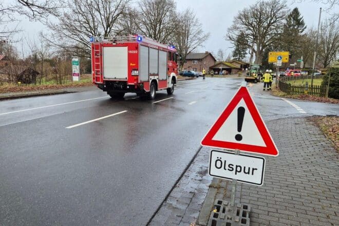 Ölspur in Beckedorf sorgt für Feuerwehr-Einsatz