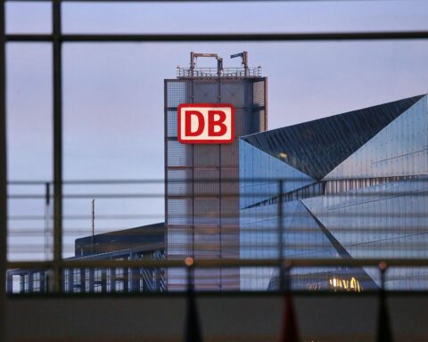 Evelyn Palla spricht über neue Führungskultur und Verantwortung in der Deutschen Bahn.