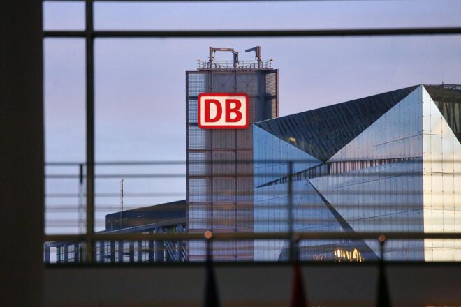 Palla droht Bahn-Führungskräften mit Konsequenzen