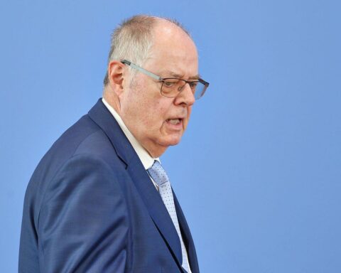 Peer Steinbrück diskutiert Sozialstaatsreform, Digitalisierung und notwendige Modernisierung Deutschlands.