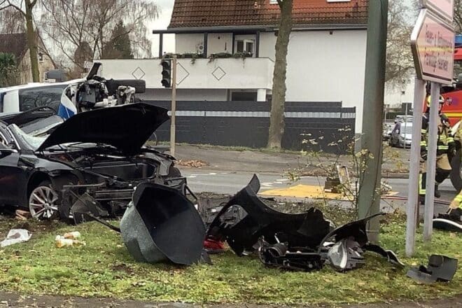 Person nach Unfall mit Polizeifahrzeug in Gelsenkirchen gestorben