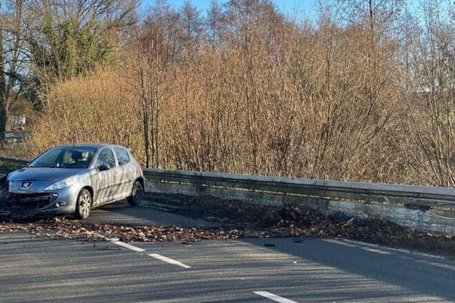 Pkw-Unfall in Lübbecke endet an Leitplanke