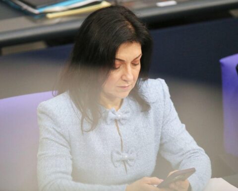 Bundeswirtschaftsministerin Katherina Reiche diskutiert Reformen zur Stärkung der deutschen Wirtschaft.