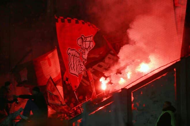 Reul verteidigt Pläne für verschärfte Maßnahmen in Stadien