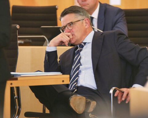 Boris Rhein spricht für IP-Adressenspeicherung zur Verbesserung der Strafverfolgung im Internet.