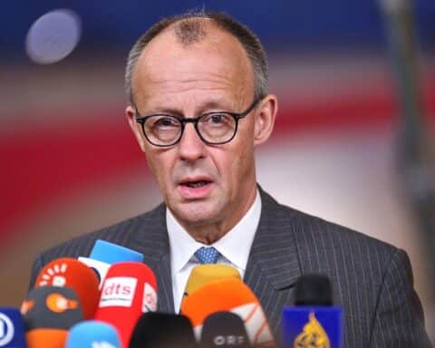 Friedrich Merz unter Druck, kritische Beurteilung seiner Kommunikation. Rhetoriktrainer Michael Ehlers spricht.