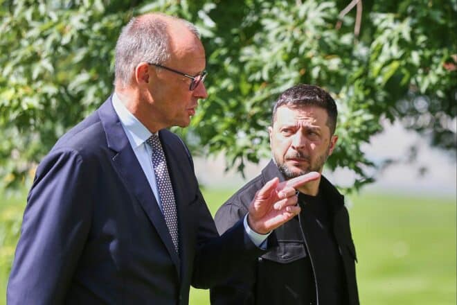 Selenskyj und Merz besprechen Treffen mit Trump