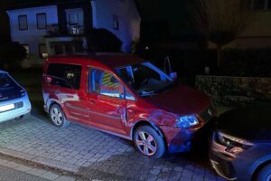 Schrecklicher Verkehrsunfall in Edenkoben mit mehreren Fahrzeugen und einer tödlichen Verletzten Person.