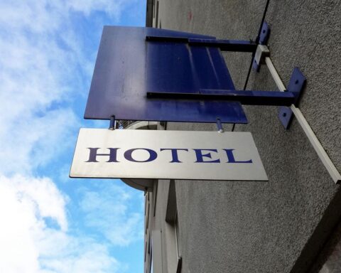 Beherbergungsbetriebe in Rheinland-Pfalz: Steigende Gästezahlen, unterschiedliche Entwicklungen in Tourismusregionen.