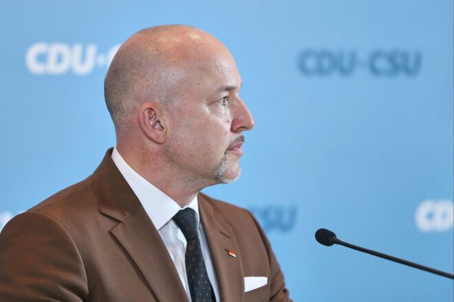 Union wirft AfD "Anti-Deutschland-Diplomatie" vor