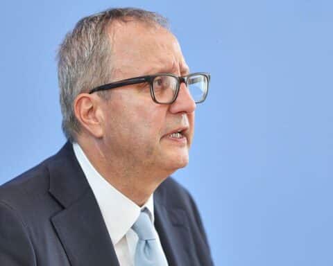 Andreas Voßkuhle spricht über die Bedrohung der Demokratie in Deutschland und weltweit.