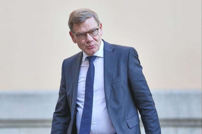 Wadephul will in China für mehr Druck auf Russland werben