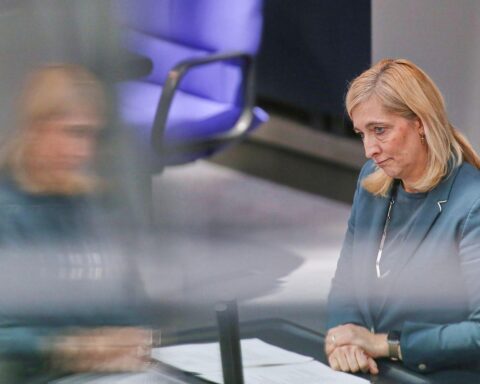 Nina Warken spricht über respektlose Äußerungen gegenüber parlamentarischen Frauen und nötige Solidarität.