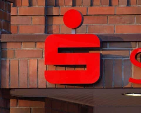 Zahl der Regionalbanken in Deutschland 2025 unter 1.000, Fusionen und Übernahmen dominieren.