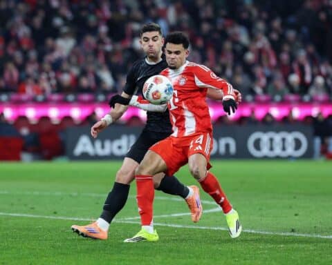 Bayern München feiert 8:1-Sieg über Wolfsburg in der Allianz-Arena. Dominante Leistung der Münchner.