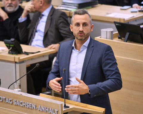 Ulrich Siegmund spricht über Regierungspläne, Ministerien und Behörden abzuschaffen.