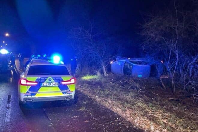 Alkoholisierter Fahrer rammt Polizeiwagen und Geldtransporter bei Flucht bis nach Bayern