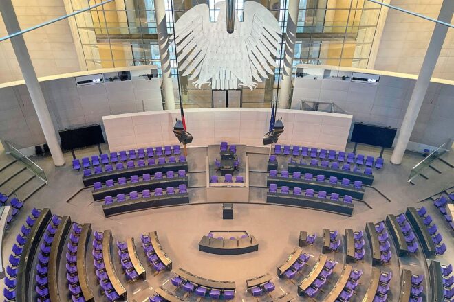 Anschlag in Berlin: Grüne fordern Sicherheitscheck für Bundestag