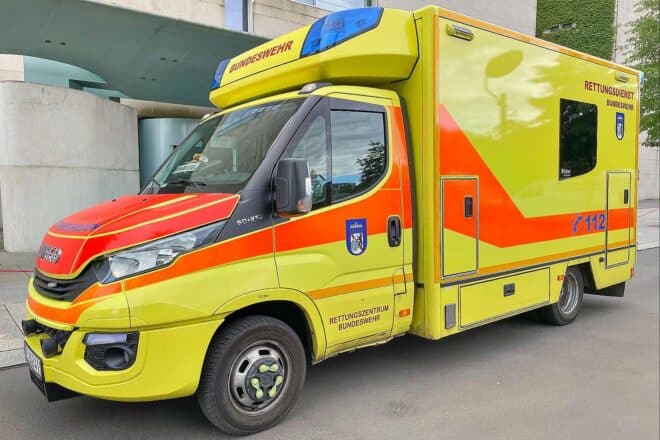 Autofahrer nach Unfall in Alt-Treptow reanimiert