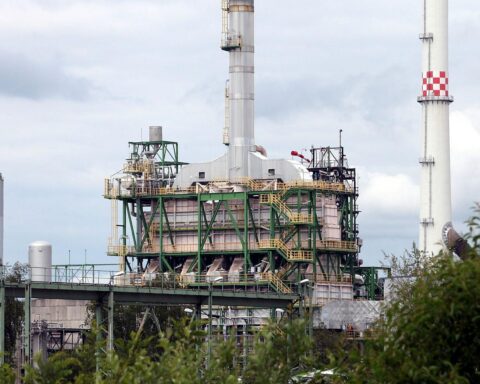 Industriepark Schwedt, grüne Kerosinproduktion, Investitionen, Arbeitsplätze, Zukunftsperspektiven sichern.