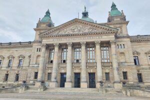 Gerichtsurteil fordert nachhaltige Klimaschutzmaßnahmen von Bundesregierung zur Erreichung der Klimaziele bis 2030.