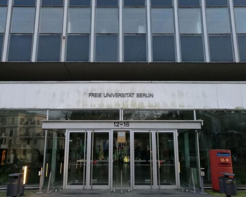 Zusammenarbeit der Universitäten, Kunst und Musik für Grundschullehrerausbildung, innovatives Studienmodell.