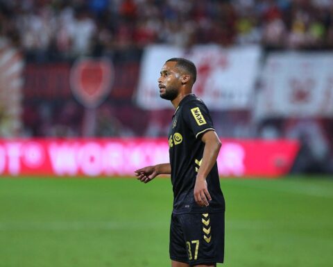 Linton Maina jubelt nach dem entscheidenden Tor zum 1:0-Sieg des 1. FC Köln.