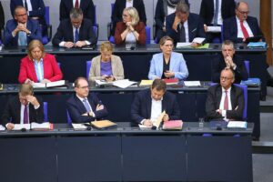 Bundesregierung, Bundeskanzler, afghanische Flüchtlinge, Aufnahmezusagen, Menschenrechte, politische Verantwortung, Afghanistan, Pakistan.