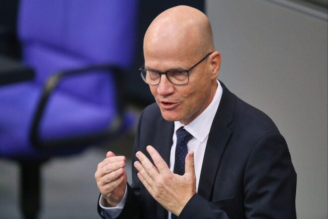 CDU-Politiker Brinkhaus fordert mehr Führung von Merz