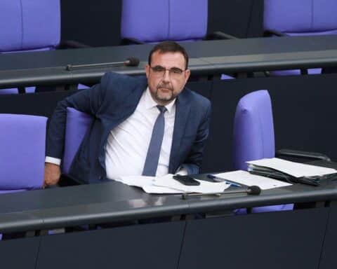 Klaus Holetschek spricht über Reformen im Sozialstaat und Verbesserung von Gesundheit und Pflege.