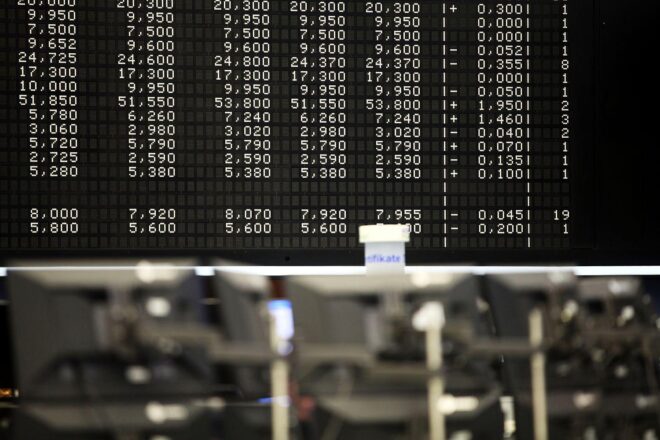 Dax am Mittag schwach – Anleger warten auf Unternehmenszahlen