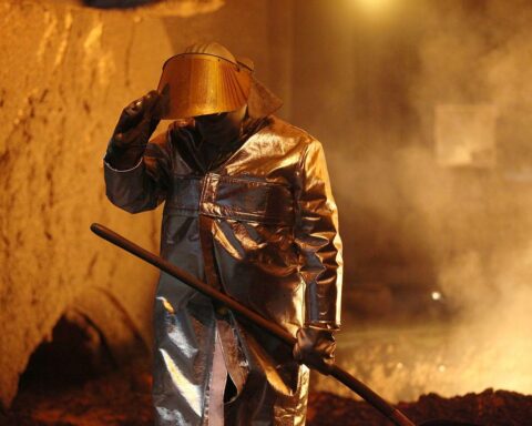 Stahlproduktion in Deutschland: Anstieg der Aufträge im Verarbeitenden Gewerbe, robustes Wachstum.